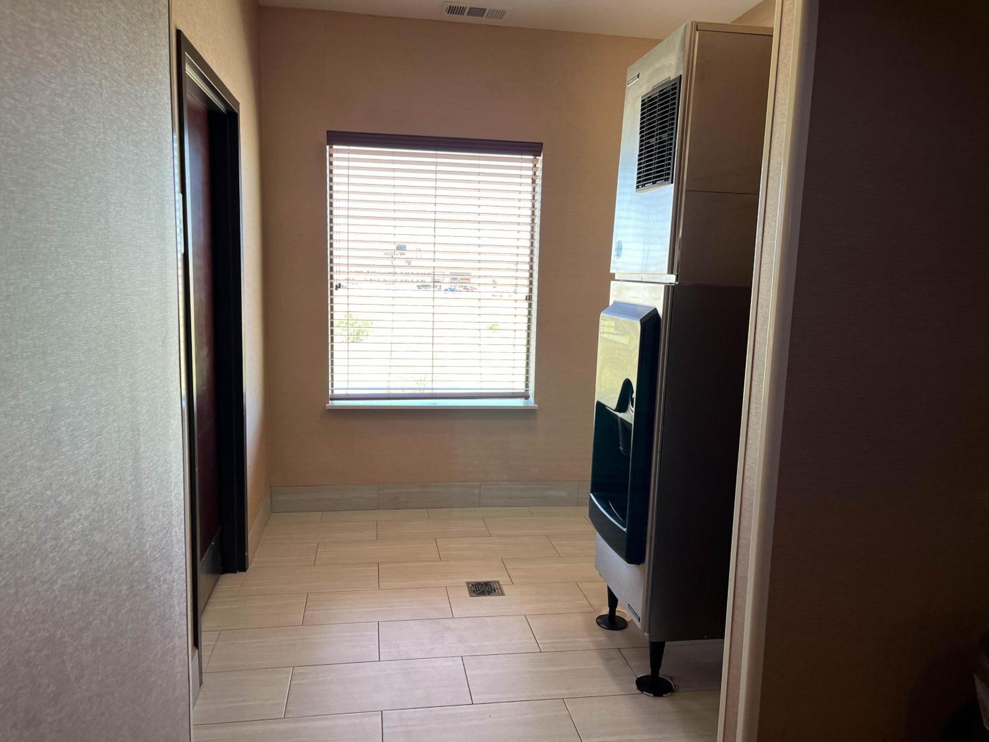 Quality Inn & Suites Pearsall Экстерьер фото