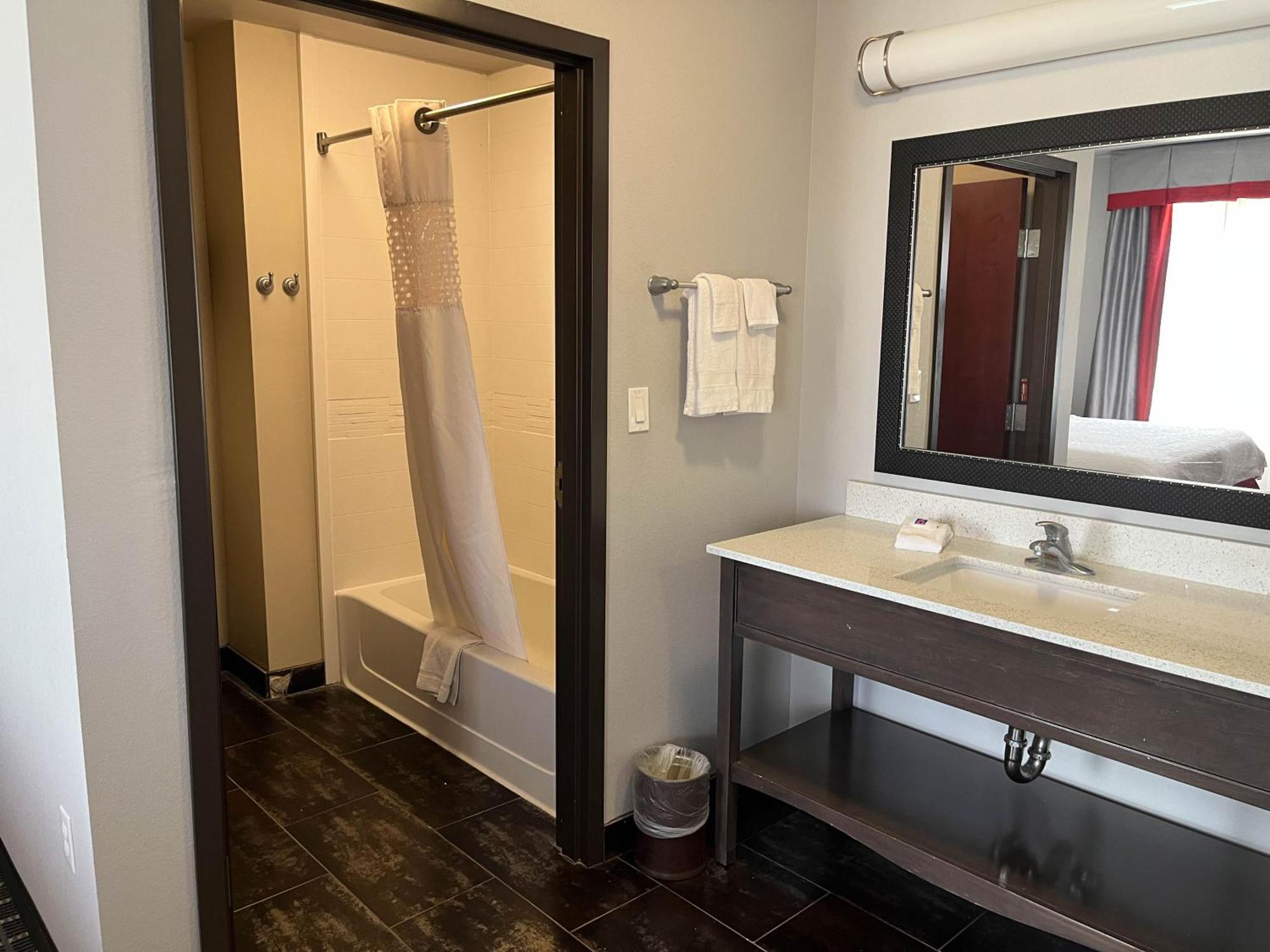 Quality Inn & Suites Pearsall Экстерьер фото