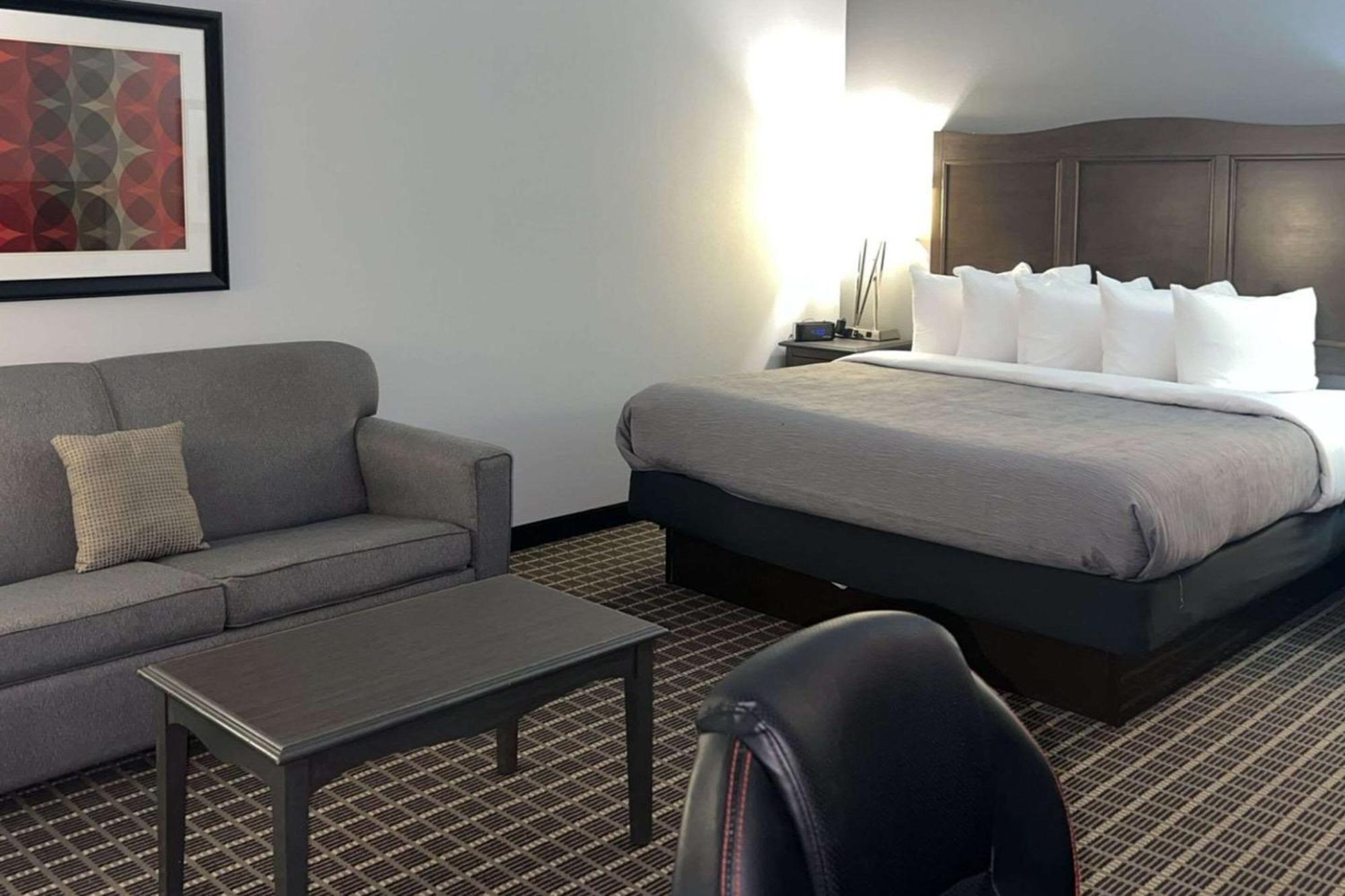 Quality Inn & Suites Pearsall Экстерьер фото